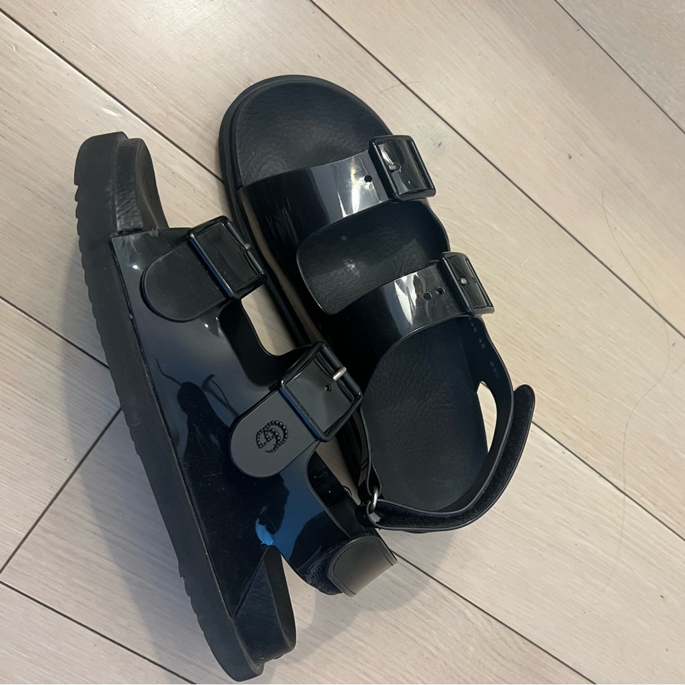 Gucci rubber sandals size 42